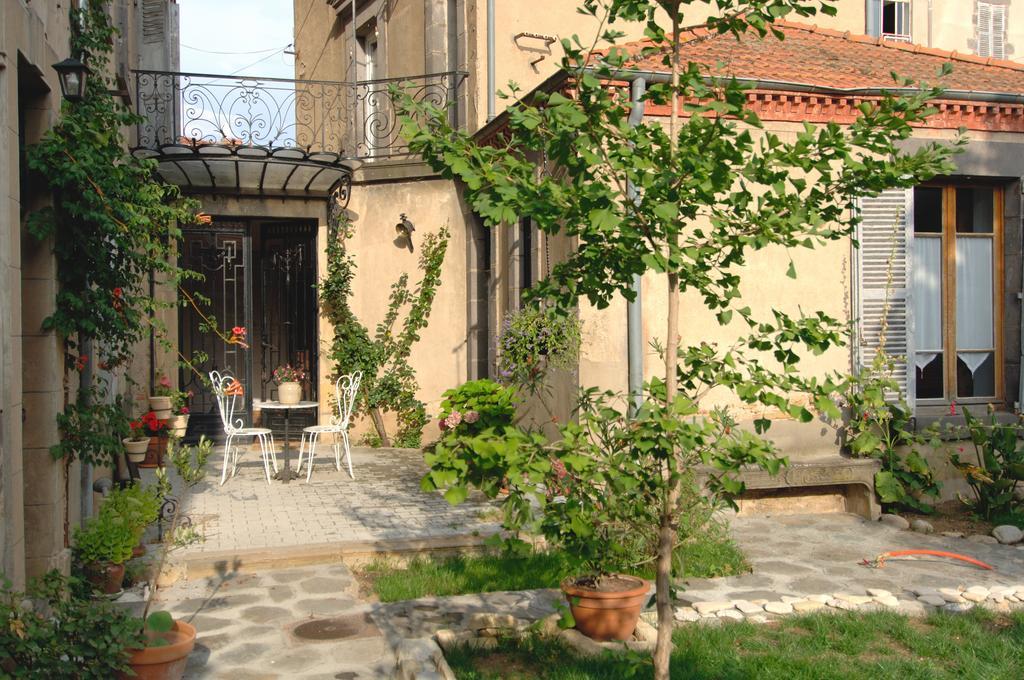 La Maison De Mariecamille Hotel Saint-Germain-Lembron Kültér fotó