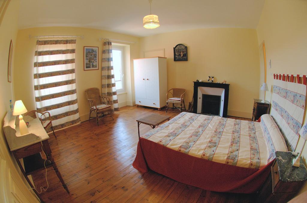 La Maison De Mariecamille Hotel Saint-Germain-Lembron Kültér fotó