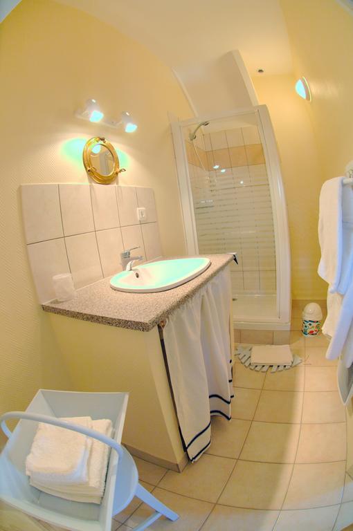La Maison De Mariecamille Hotel Saint-Germain-Lembron Kültér fotó