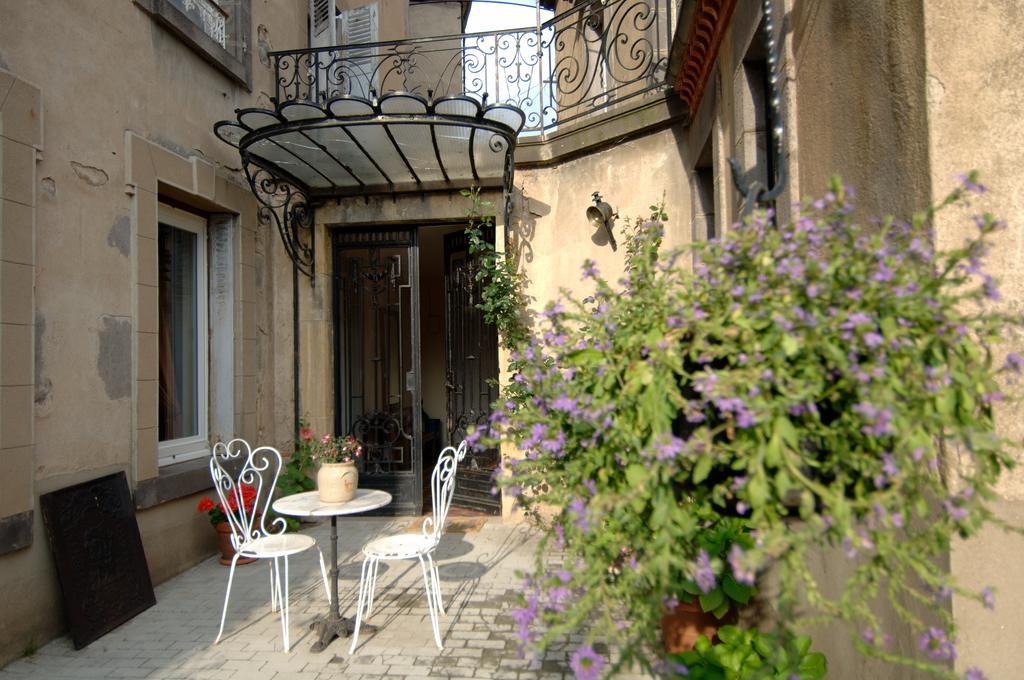 La Maison De Mariecamille Hotel Saint-Germain-Lembron Kültér fotó