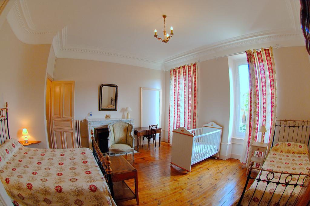 La Maison De Mariecamille Hotel Saint-Germain-Lembron Kültér fotó